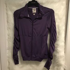 TE VERDE Ruched Sleeve. Butter Soft Dusky Purple Full Zip Yoga Athleisure.